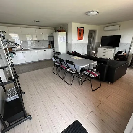 Johnys Apartman *